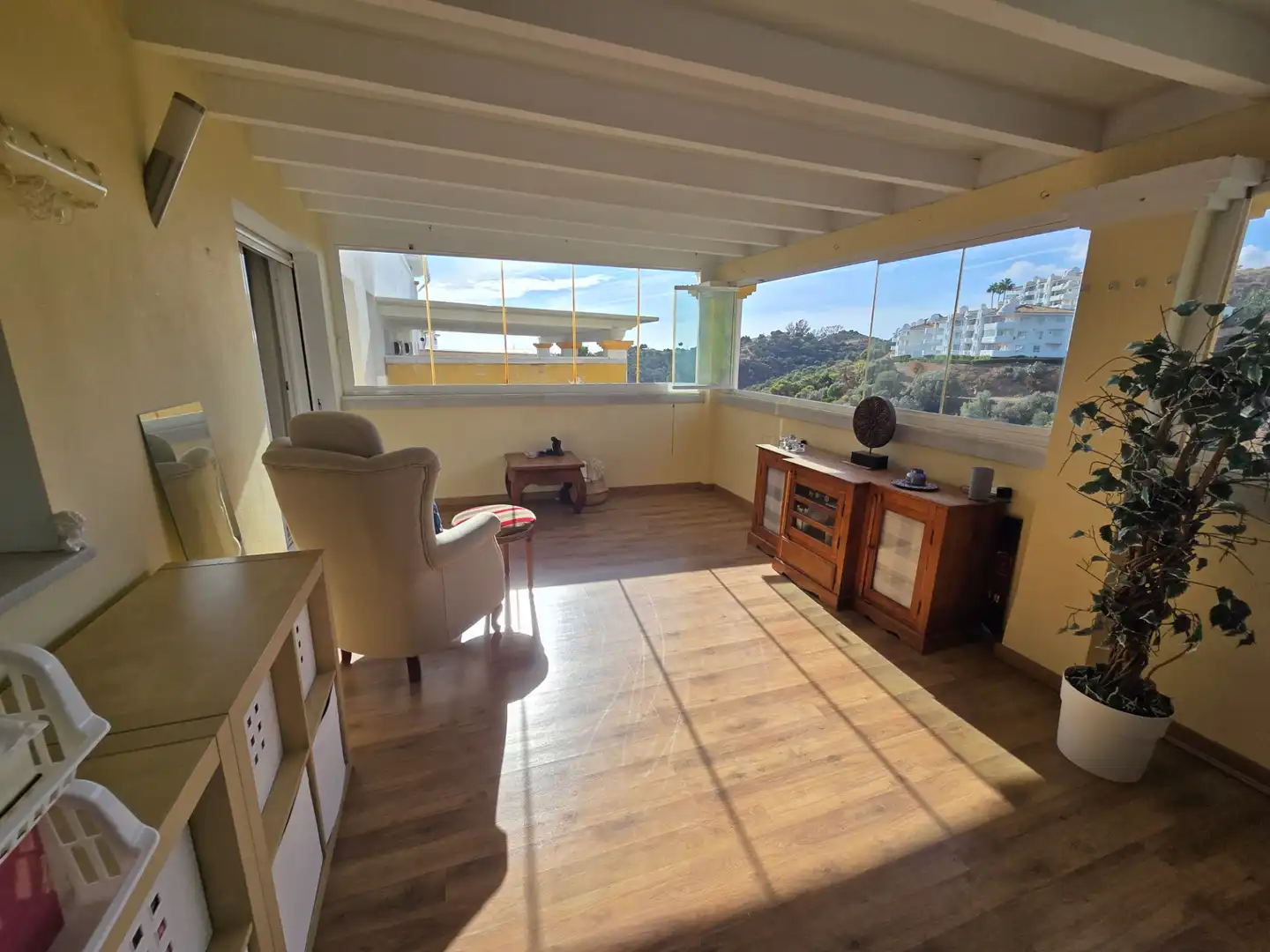 Sala d'estar de Casa o xalet en venda en Mijas amb Aire condicionat, Calefacció i Jardí privat