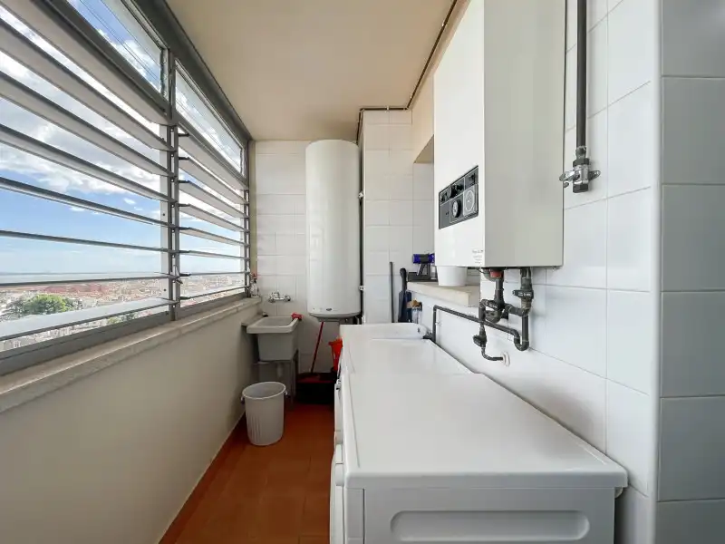 Cuina de Pis en venda en Figueres amb Aire condicionat, Calefacció i Terrassa