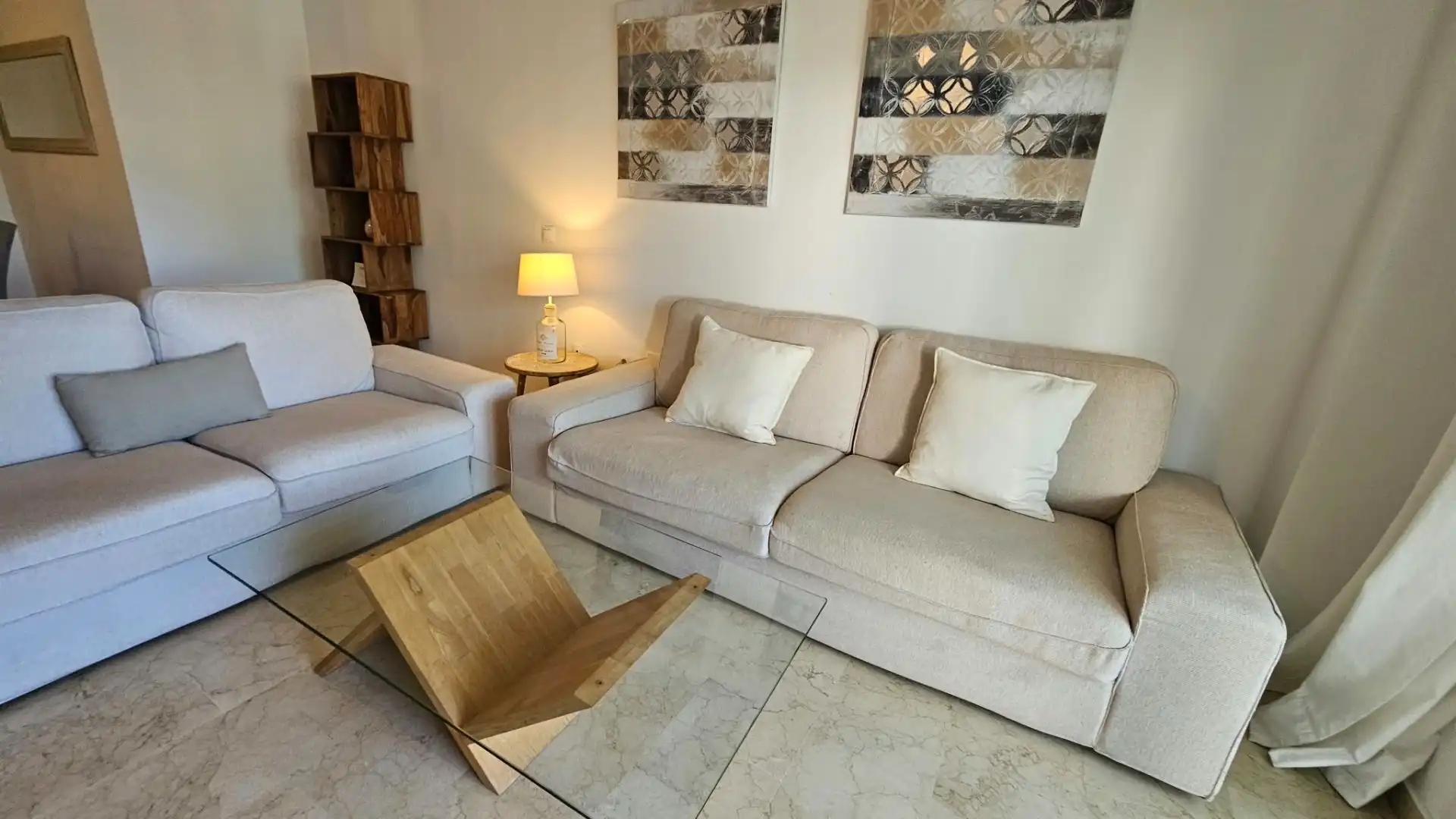 Wohnzimmer von Wohnungen zur Miete in Marbella mit Klimaanlage, Terrasse und Möbliert