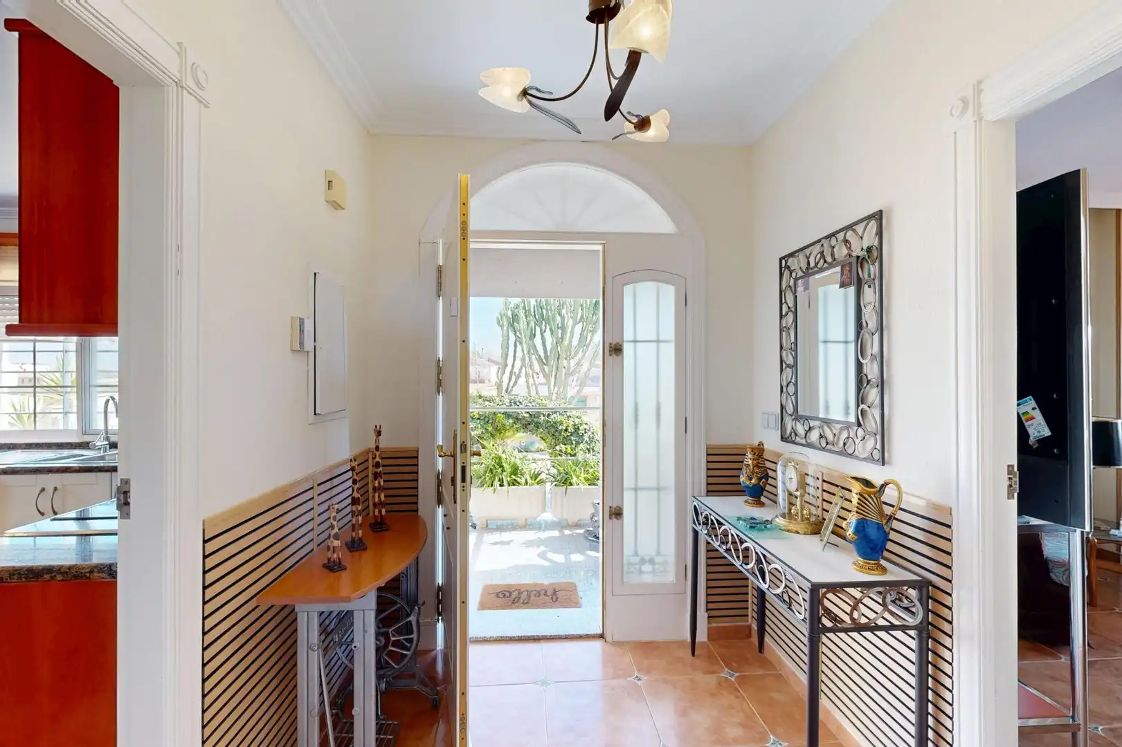 Detached house with garden for sale in Calle JACINTO BENAVENTE, imagen 7