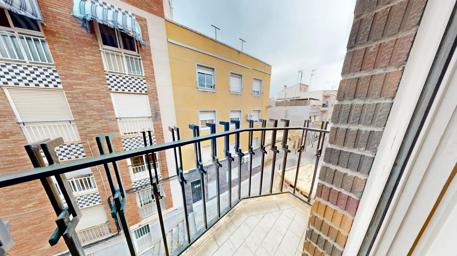 Vista exterior de Pis en venda en Elche / Elx amb Aire condicionat, Parquet i Traster