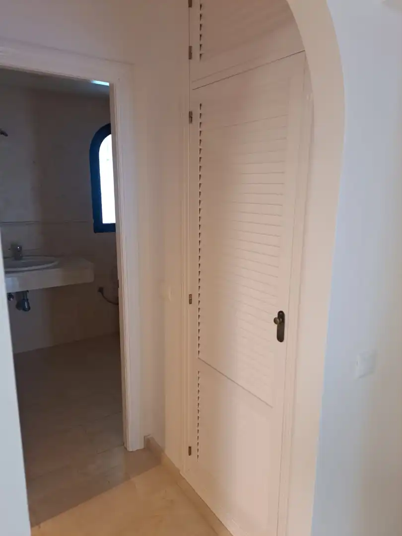 Einfamilien-Reihenhaus zum Verkauf in Manilva mit Privatgarten und Gemeinschaftspool