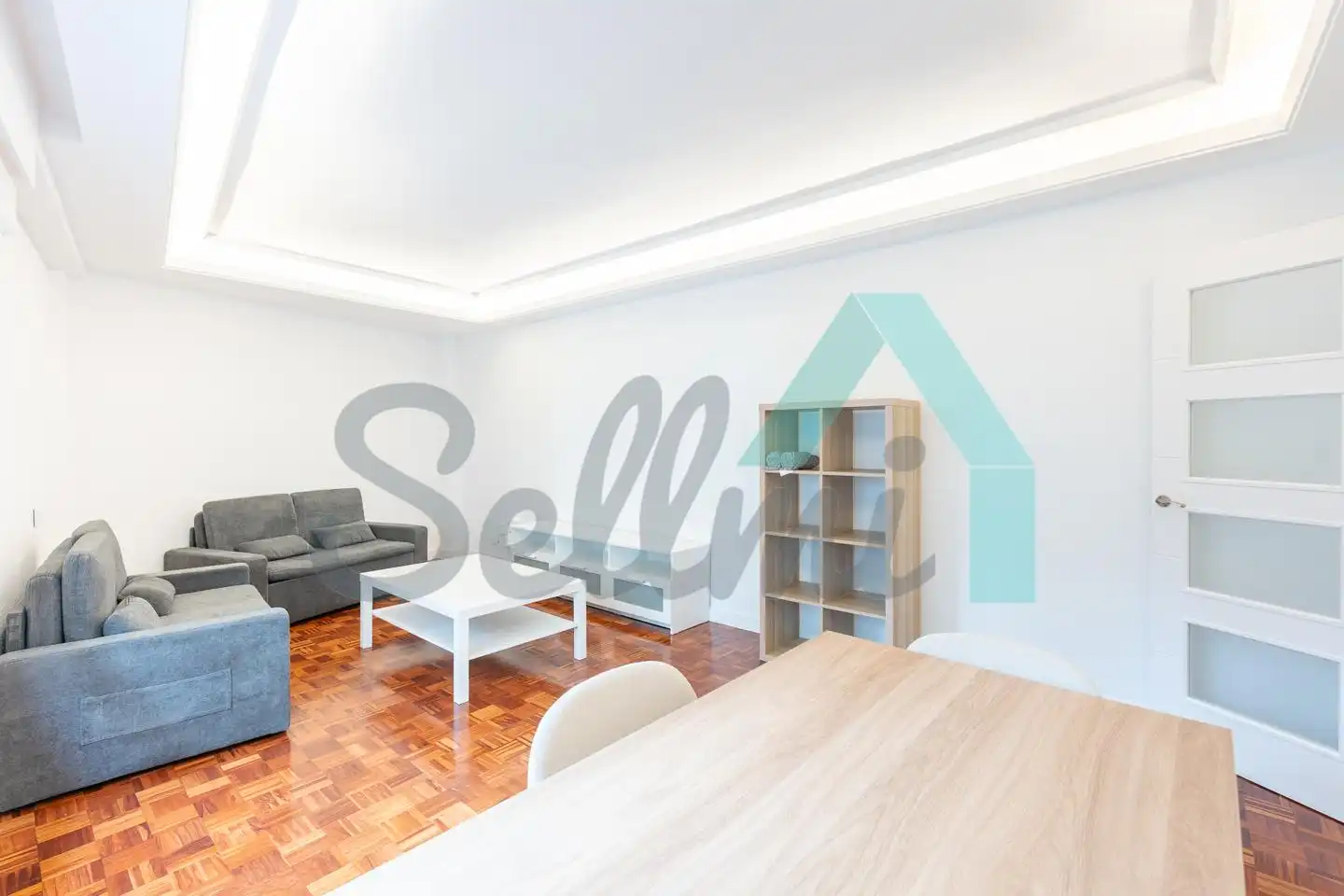 Sala de estar de Piso para compartir en Oviedo  con Calefacción, Parquet y Amueblado