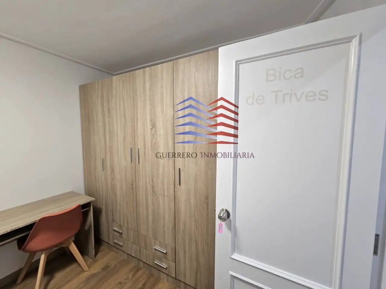 Schlafzimmer von Wohnungen zur Miete in Ourense Capital  mit Heizung, Parkett und Möbliert