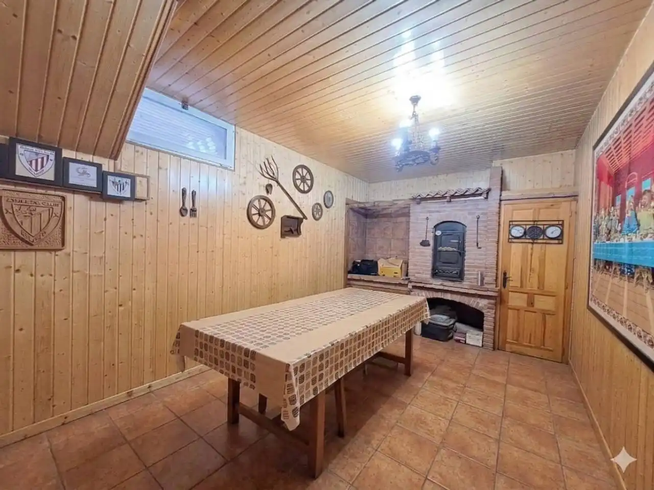Cuina de Casa o xalet en venda en Burgos amb Calefacció, Jardí privat i Parquet