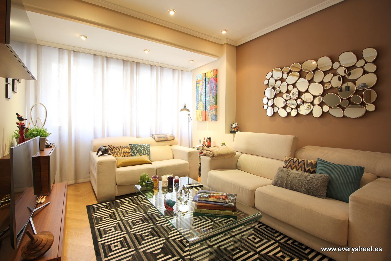 Living room of Flat to rent in  Madrid Capital  with Air Conditioner, Heating and Parquet flooring