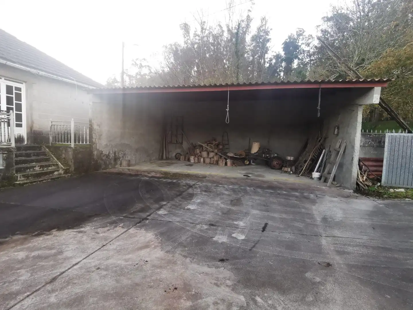 Parking de Casa o chalet en venta en A Laracha   con Jardín privado, Terraza y Amueblado