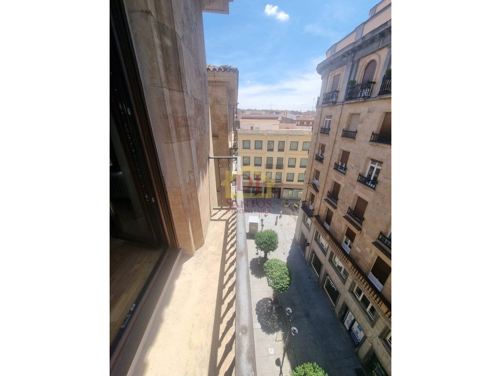 Vista exterior de Pis en venda en Salamanca Capital