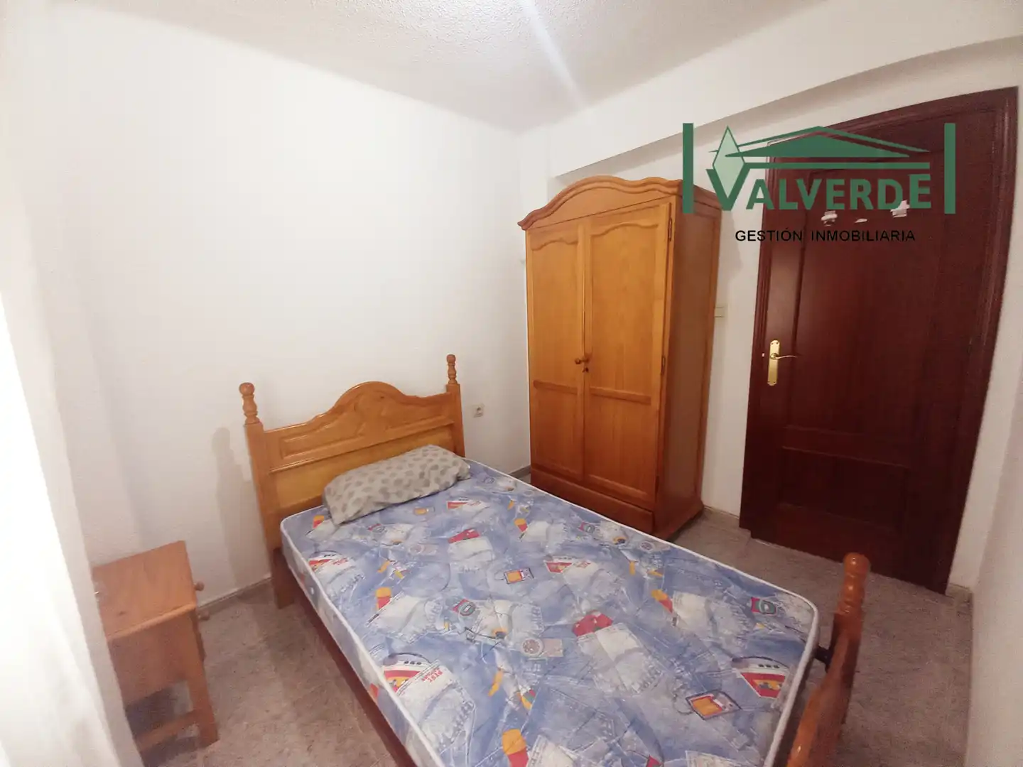 Schlafzimmer von Wohnung zur Miete in Granada mit Möbliert, Waschmaschine und Mikrowelle