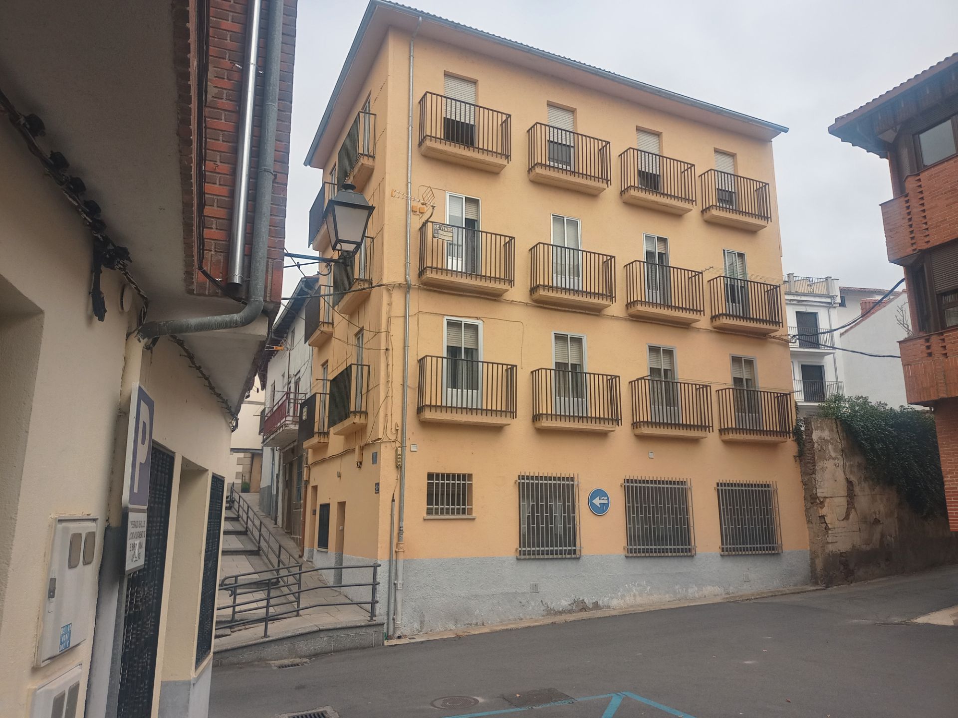Exterior view of Building for sale in El Barco de Ávila 