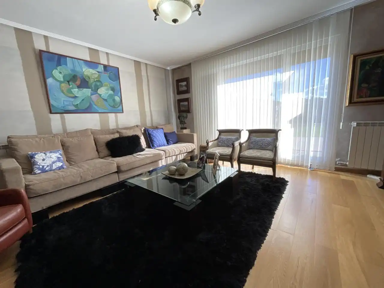 Sala d'estar de Casa adosada en venda en Cirueña amb Calefacció, Jardí privat i Parquet