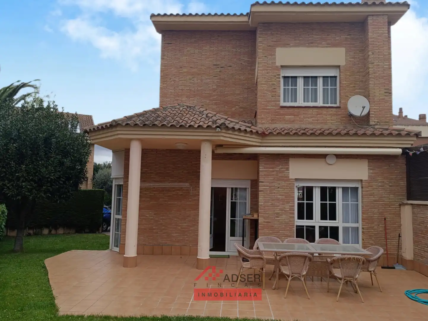 Jardí de Casa o xalet en venda en  Logroño amb Aire condicionat, Calefacció i Jardí privat