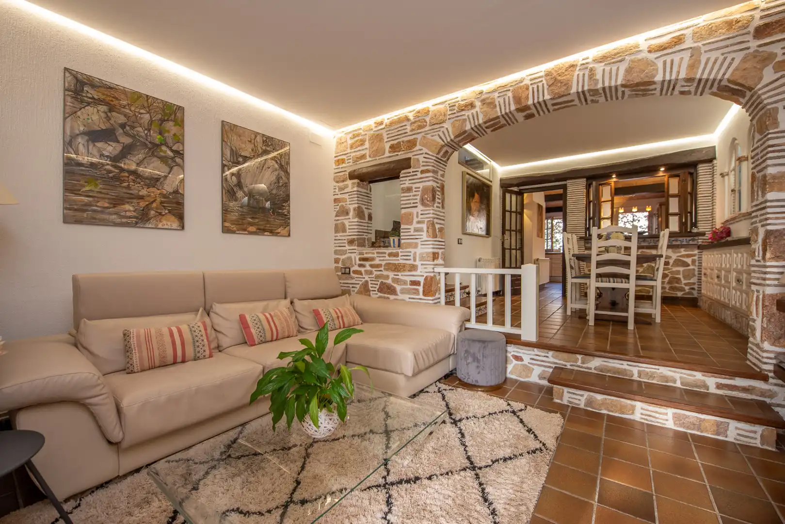 Sala de estar de Casa adosada de alquiler en Castell d'Aro, Platja d'Aro i s'Agaró con Calefacción, Jardín privado y Amueblado