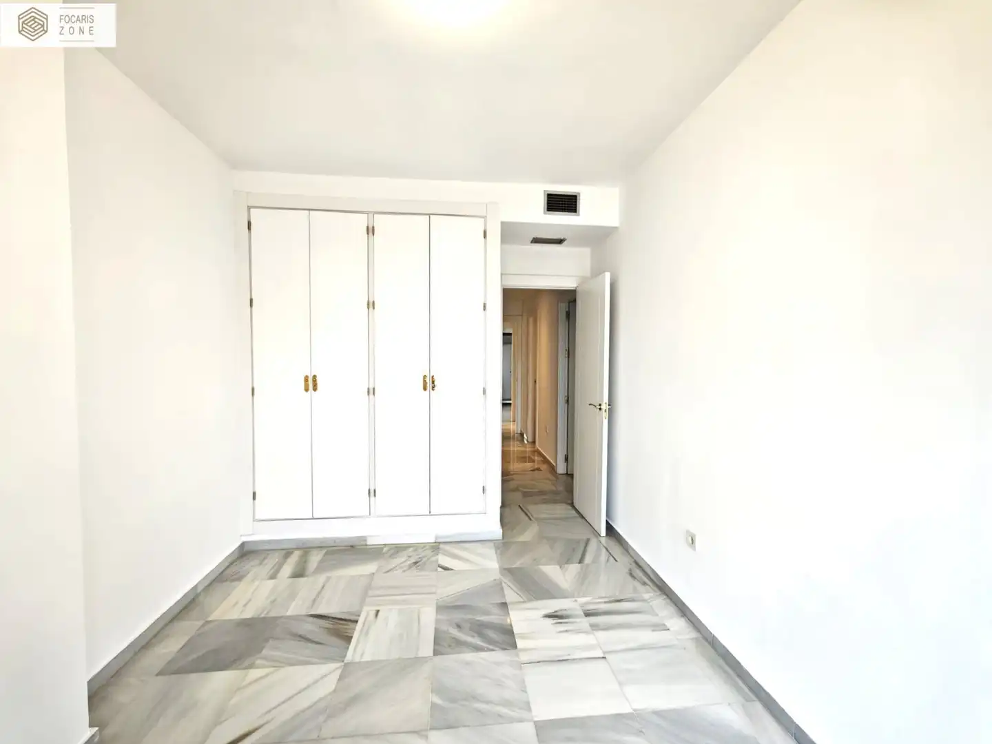 Schlafzimmer von Wohnung zur Miete in Málaga mit Klimaanlage, Heizung und Terrasse
