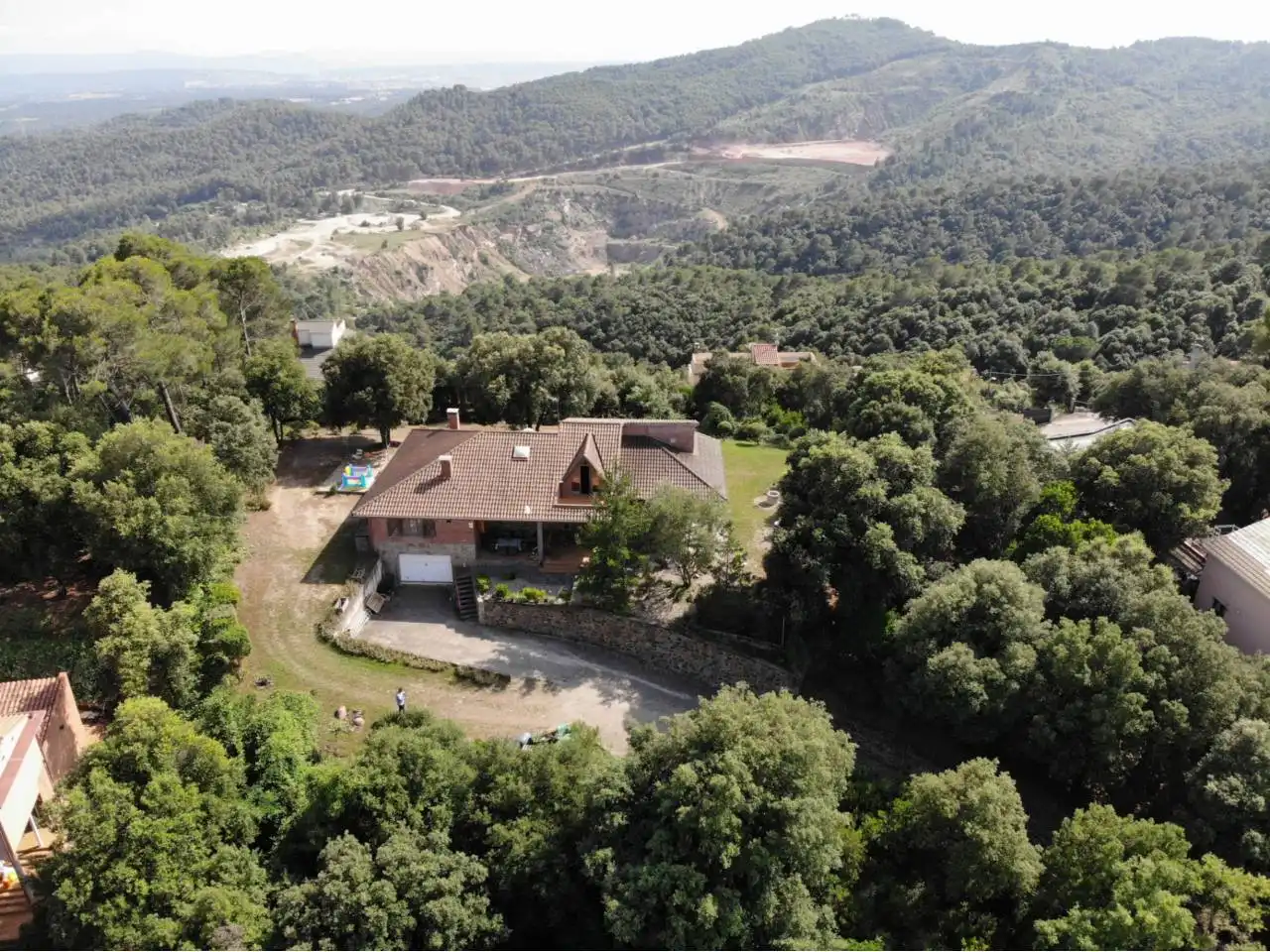 Vista exterior de Casa o chalet en venta en Castellar del Vallès con Calefacción, Jardín privado y Terraza