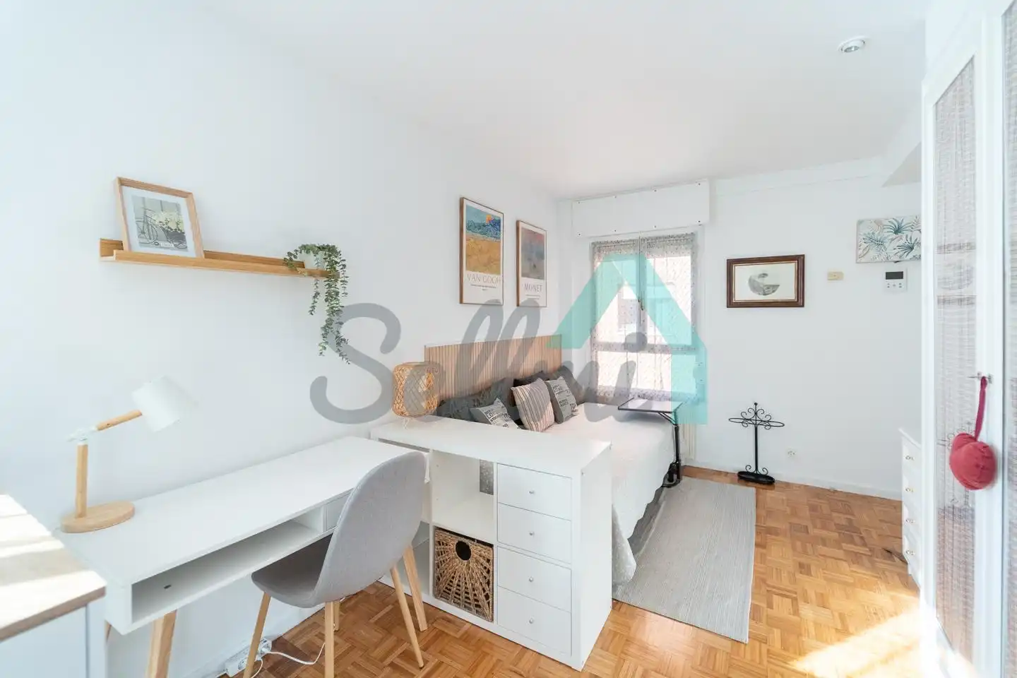 Schlafzimmer von Wohnung zur Miete in Oviedo  mit Heizung, Parkett und Möbliert