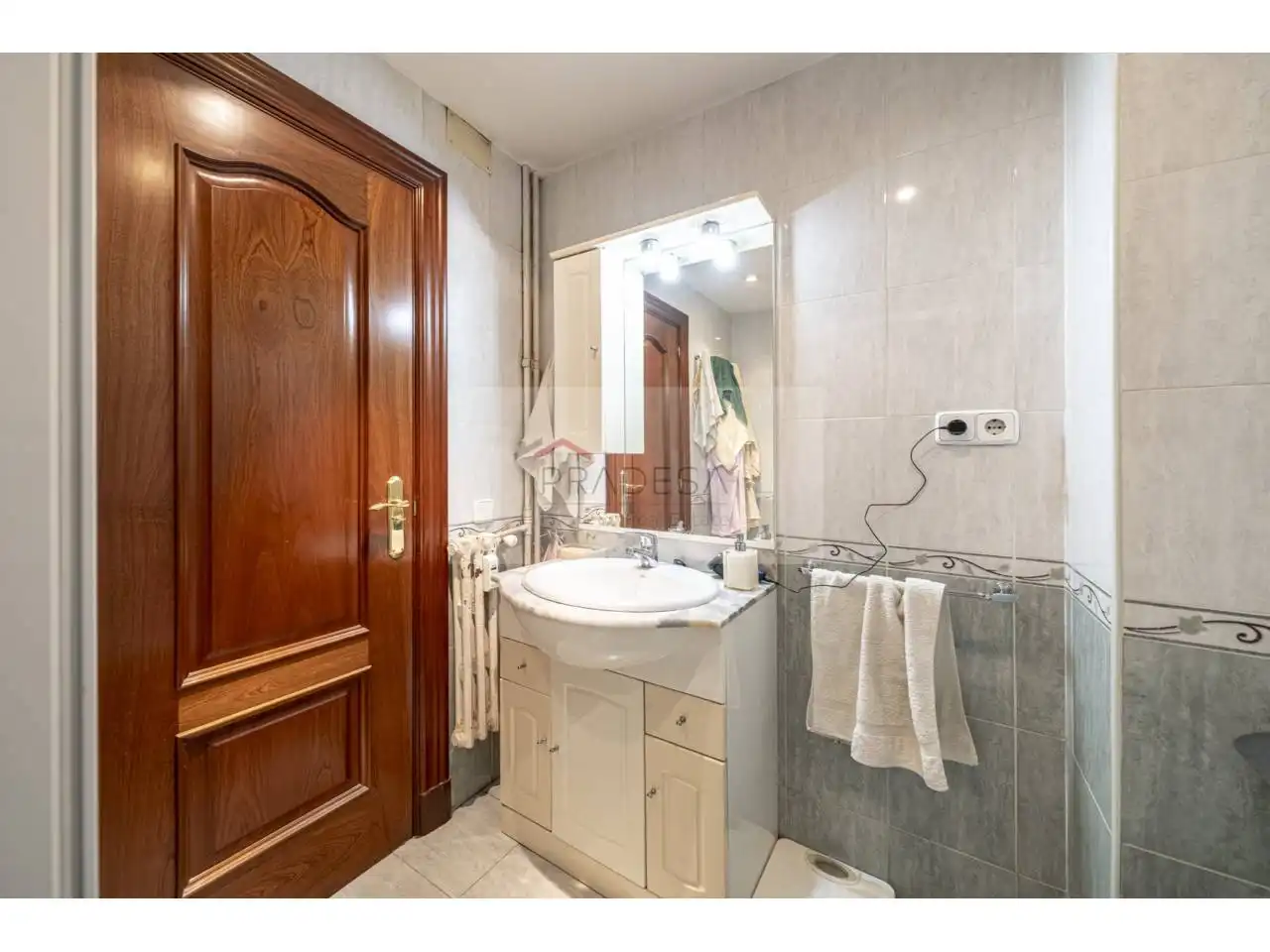 Baño de Piso en venta en Madrid con Calefacción, Parquet y Terraza