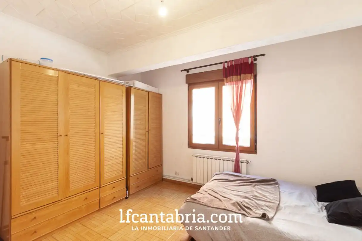Schlafzimmer von Wohnung zum Verkauf in Santander mit Heizung und Parkett