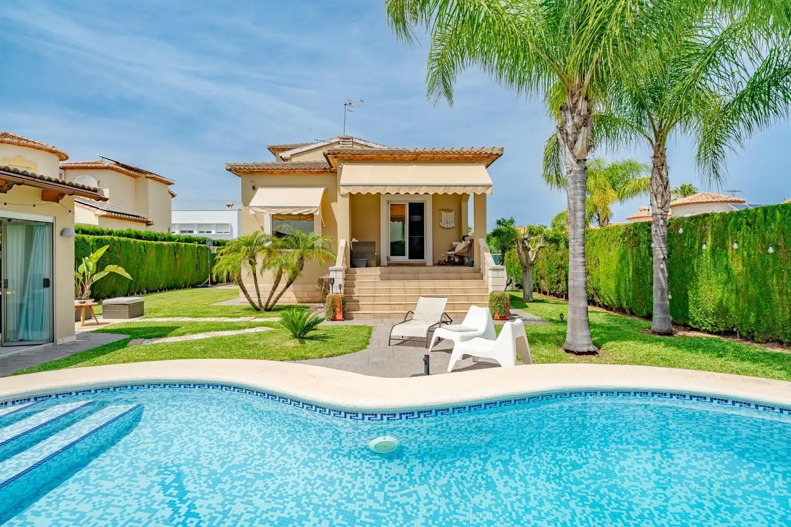 Casa o chalet de alquiler en Les Bovetes - La Felicidad