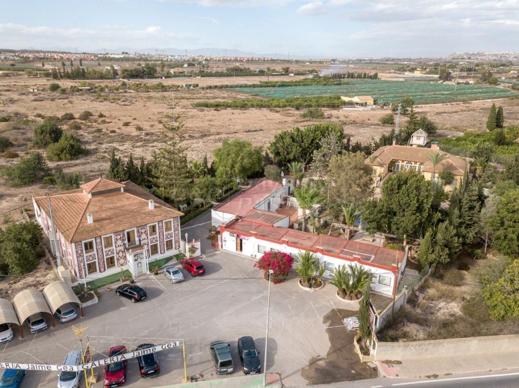 Exterior view of Building for sale in Los Montesinos