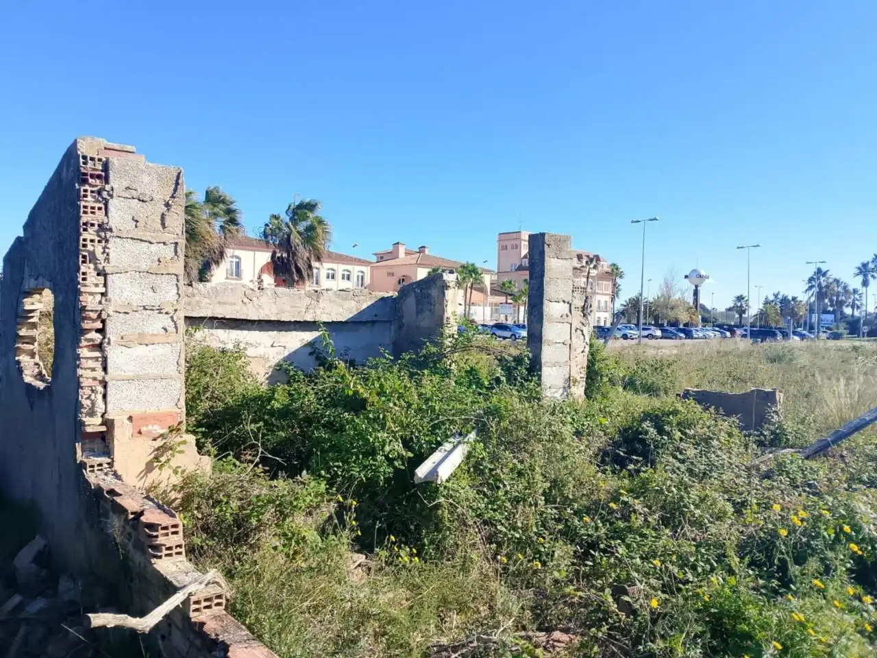 Terreno en venta en Oliva