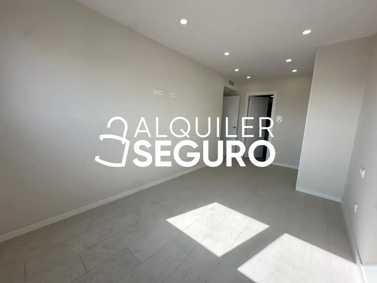 Habitación de Piso de alquiler en Valencia con Aire acondicionado, Terraza y Trastero