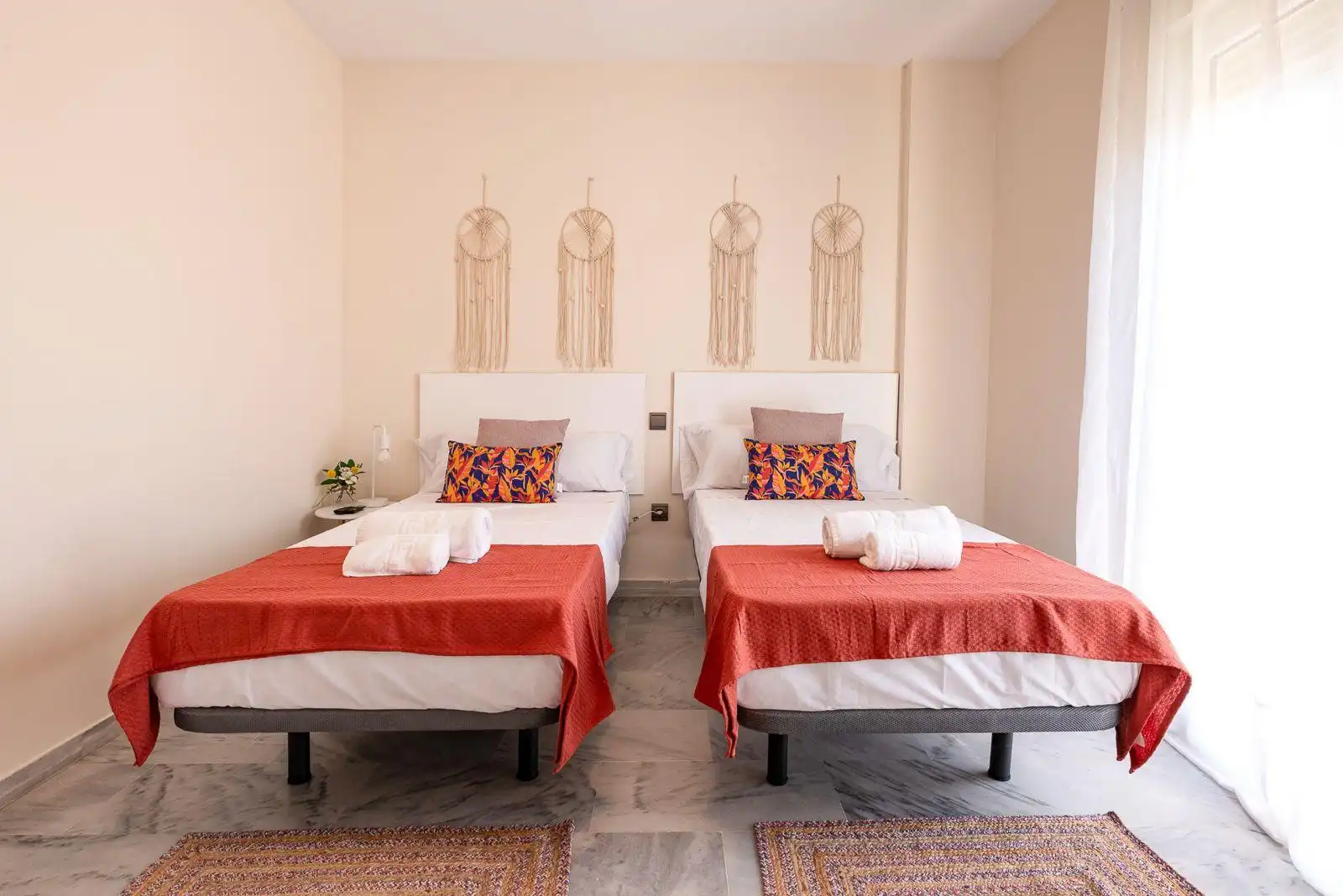 Habitación de Casa adosada en venta en Marbella con Aire acondicionado, Calefacción y Jardín privado
