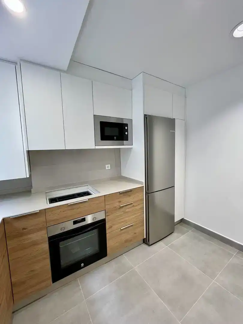 Cocina de Piso en venta en Ourense Capital  con Parquet y Balcón