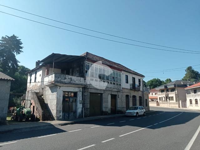 Casa-chalet en Venta en Leiro