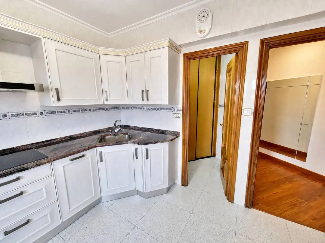 Kitchen of Flat for sale in Portugalete  with Heating and Balcony