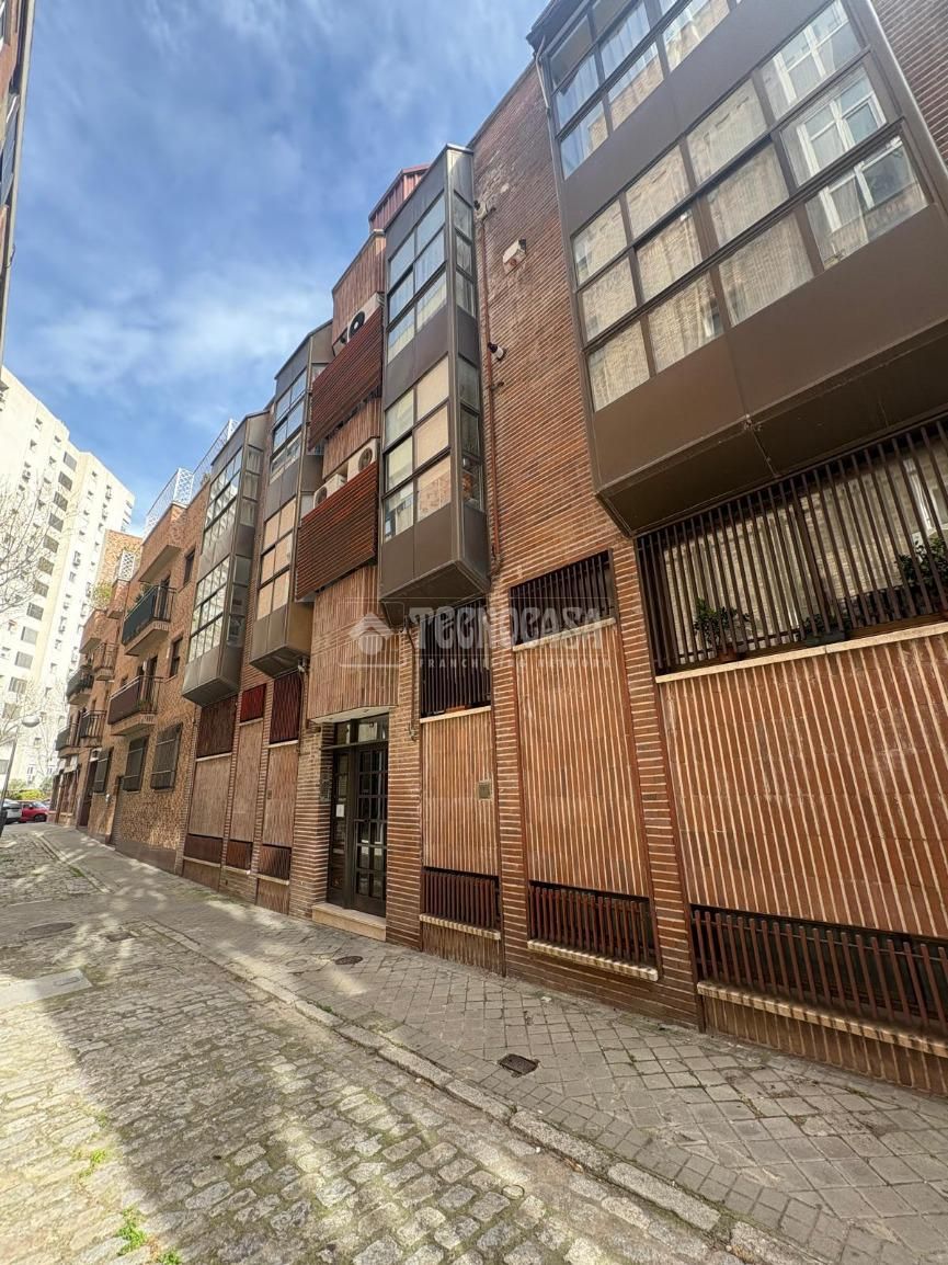 Exterior view of Flat for sale in  Madrid Capital  with Air Conditioner, Heating and Parquet flooring