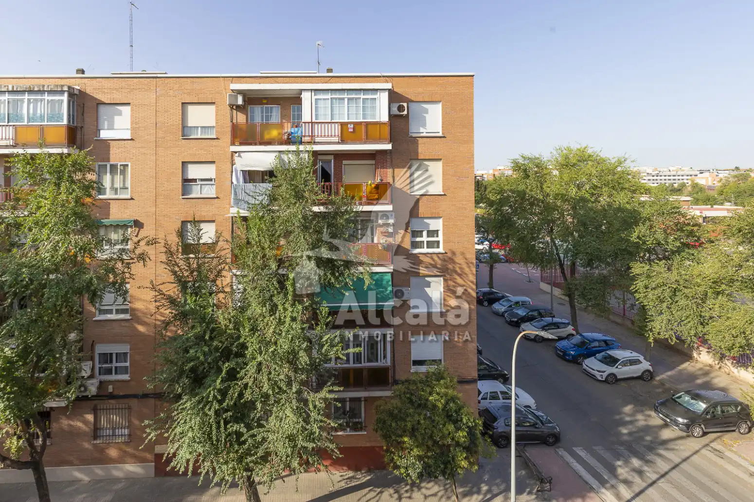 Vista exterior de Pis en venda en Alcalá de Henares amb Aire condicionat, Calefacció i Terrassa