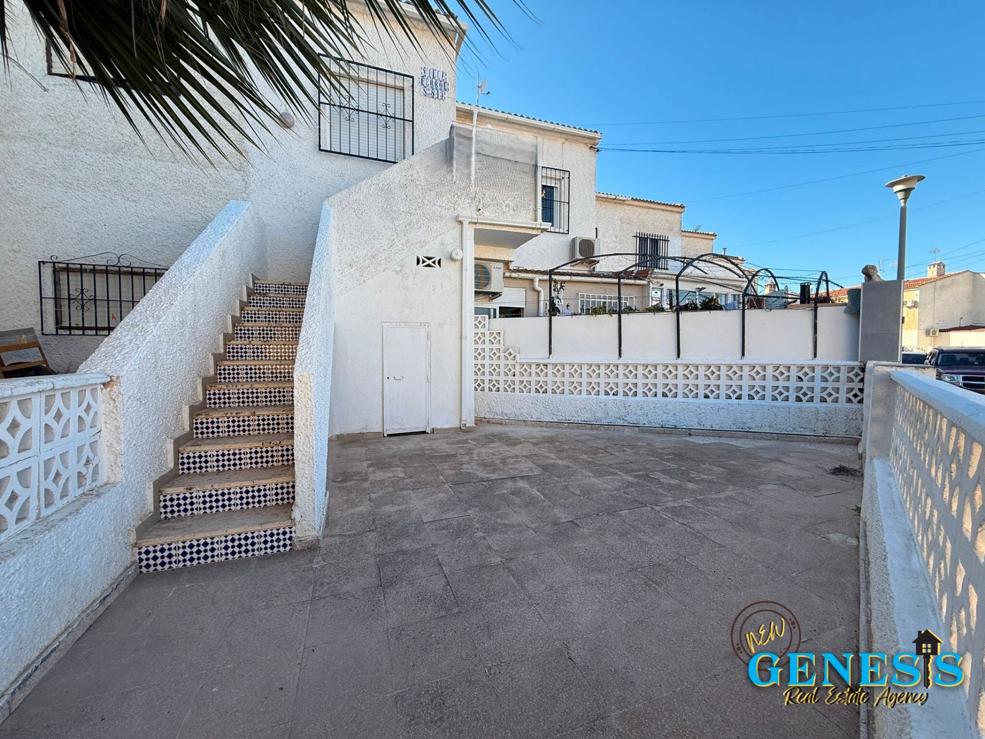 Vista exterior de Pis en venda en Torrevieja amb Terrassa, Moblat i Rentadora