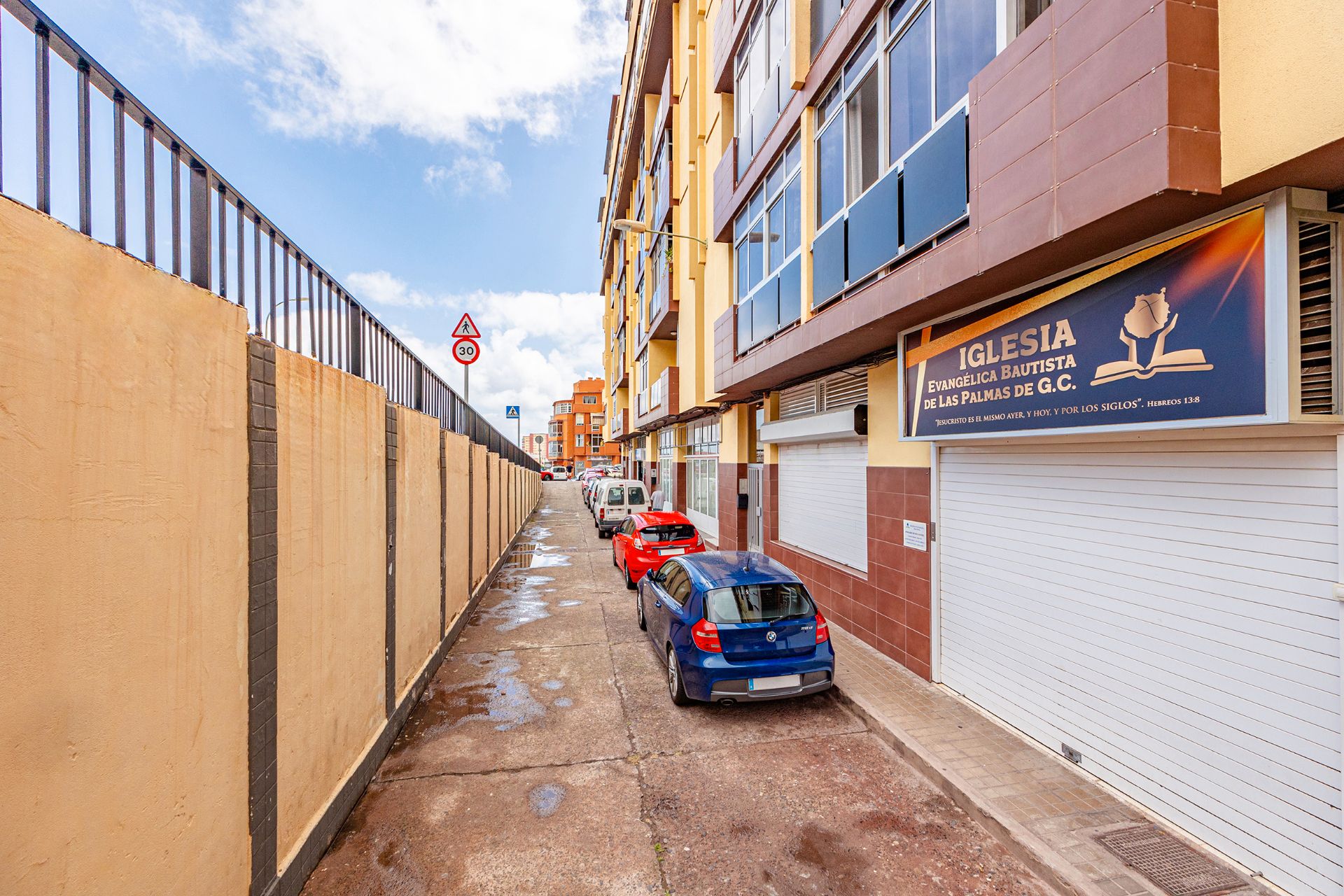 Vista exterior de Pis en venda en Las Palmas de Gran Canaria amb Balcó