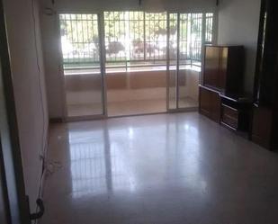 Living room of Flat for sale in  Sevilla Capital  with Air Conditioner, Heating and Terrace