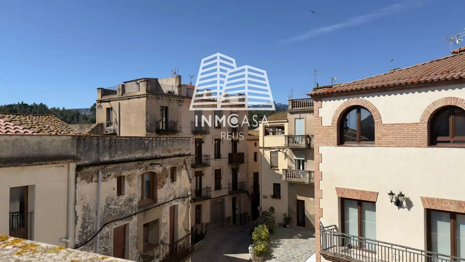 Exterior view of Houses for sale in Vilanova d'Escornalbou