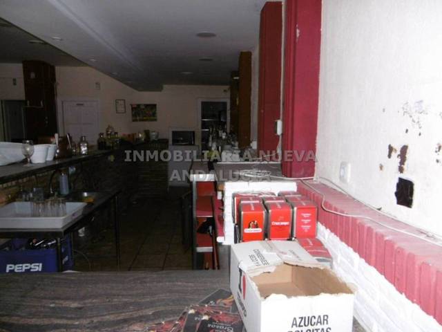 Local comercial en Alquiler en Nueva Andalucía