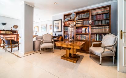 Living room of Flat for sale in  Madrid Capital  with Air Conditioner, Heating and Furnished