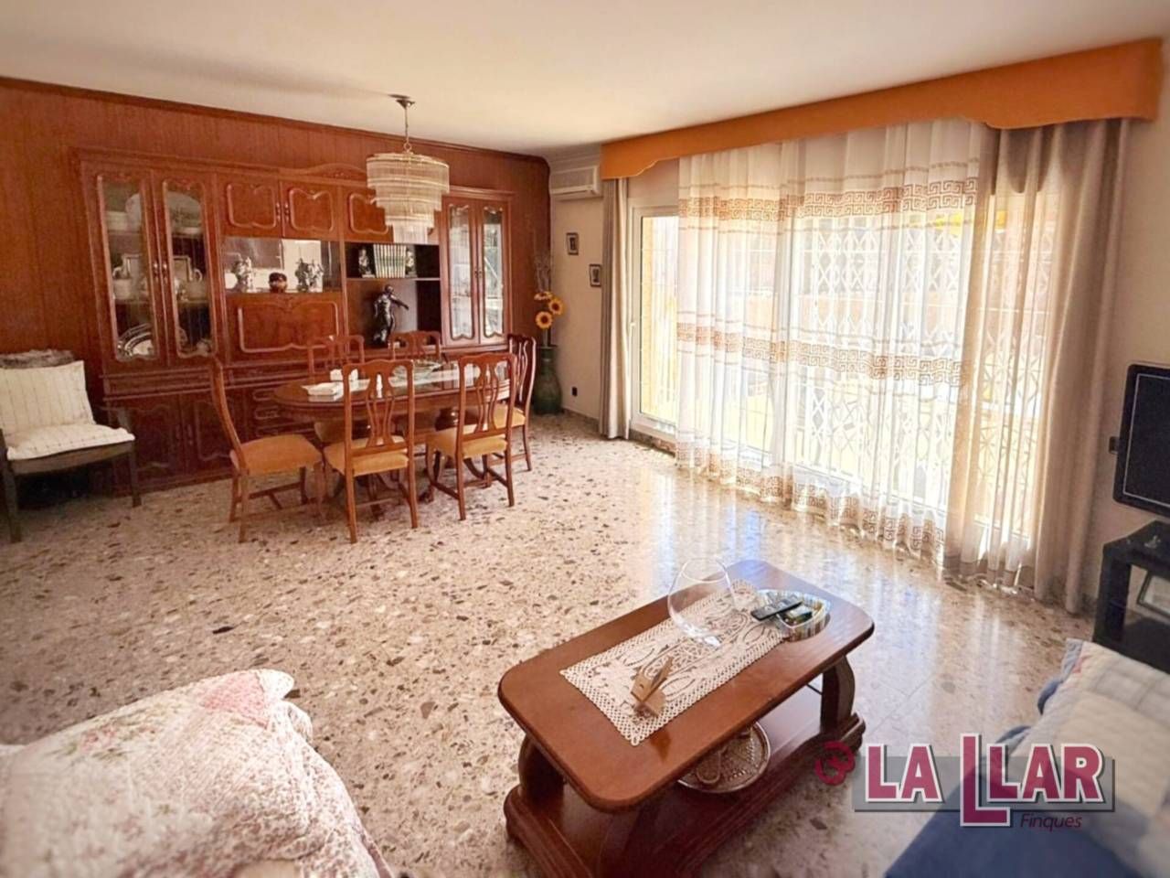 Living room of Single-family semi-detached for sale in Montornès del Vallès  with Air Conditioner, Heating and Private garden