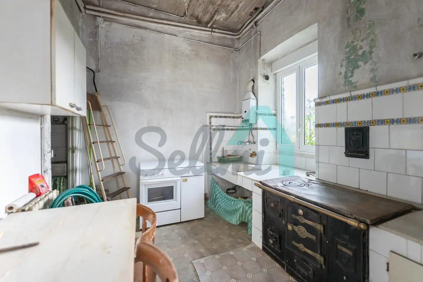 Cocina de Casa o chalet en venta en Salas con Calefacción, Jardín privado y Parquet