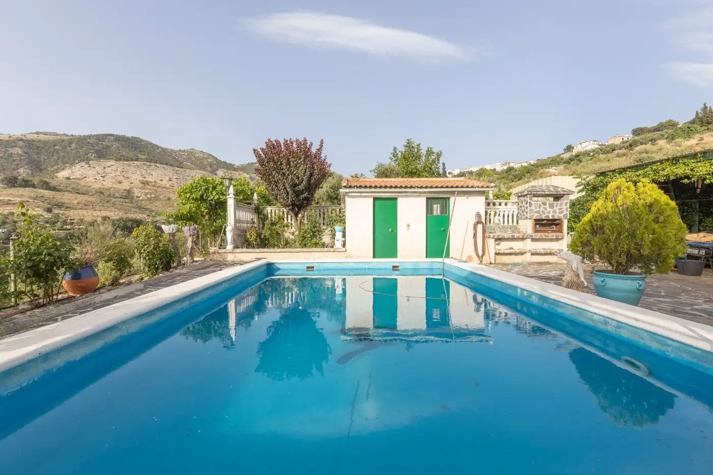 Schwimmbecken von Haus oder Chalet zum Verkauf in Víznar mit Klimaanlage, Heizung und Privatgarten