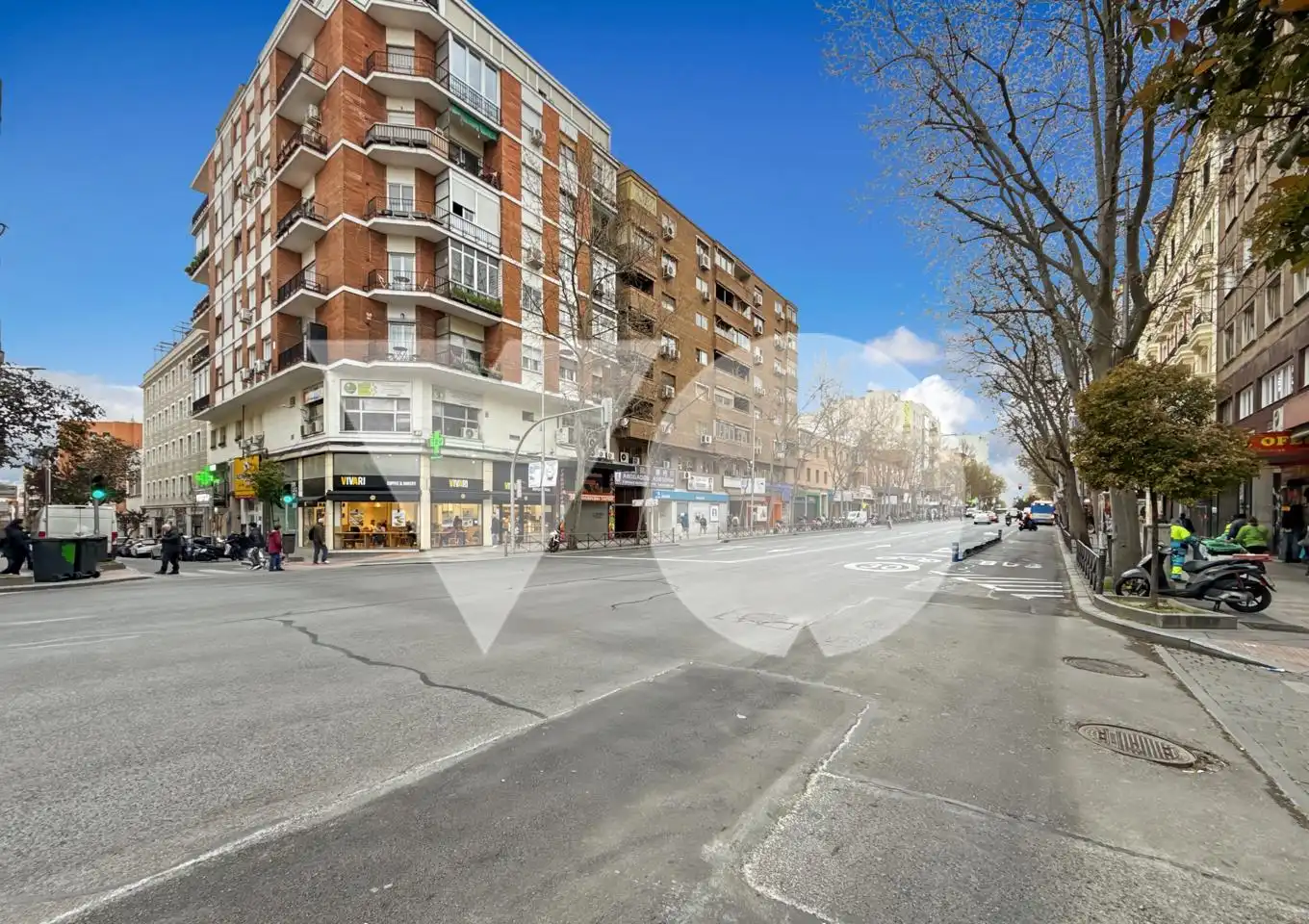 Vista exterior de Planta baixa en venda en Madrid amb Aire condicionat