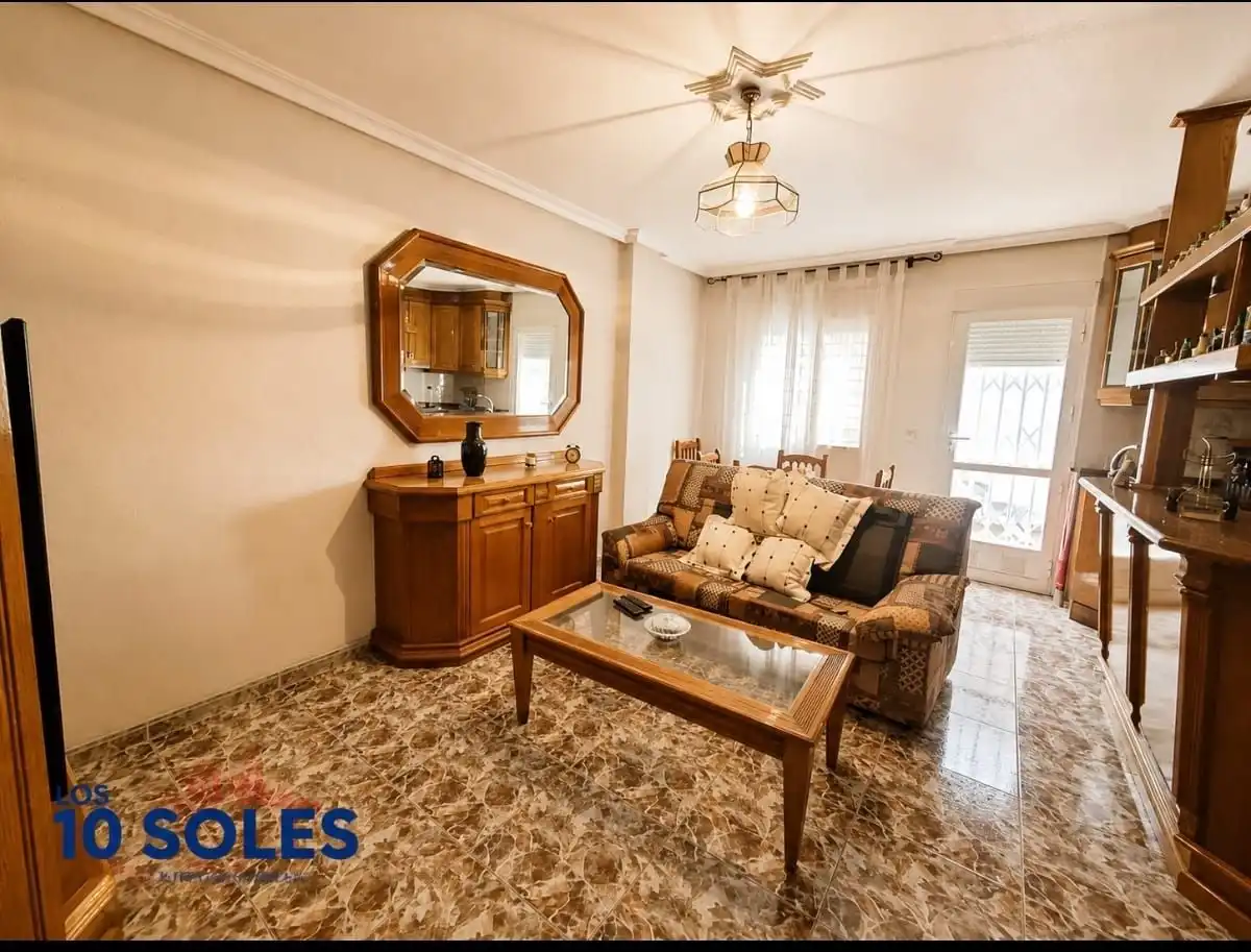 Sala d'estar de Pis de lloguer en Orihuela amb Calefacció, Terrassa i Moblat