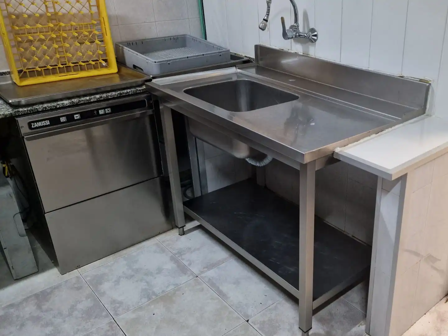 Cuina de Local en venda en Cabanes amb Aire condicionat, Calefacció i Terrassa