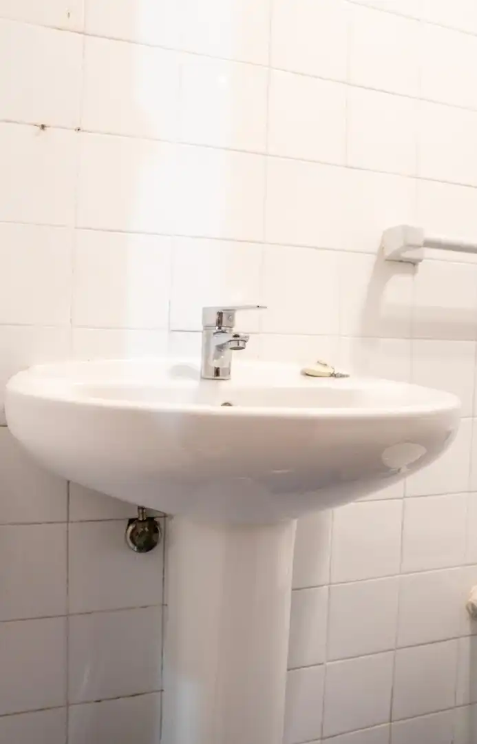 Baño de Ático en venta en Avilés con Calefacción y Balcón
