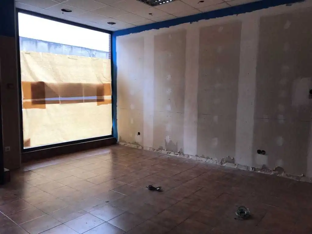Local comercial en venta en C/ Hermanos Campa, imagen 3
