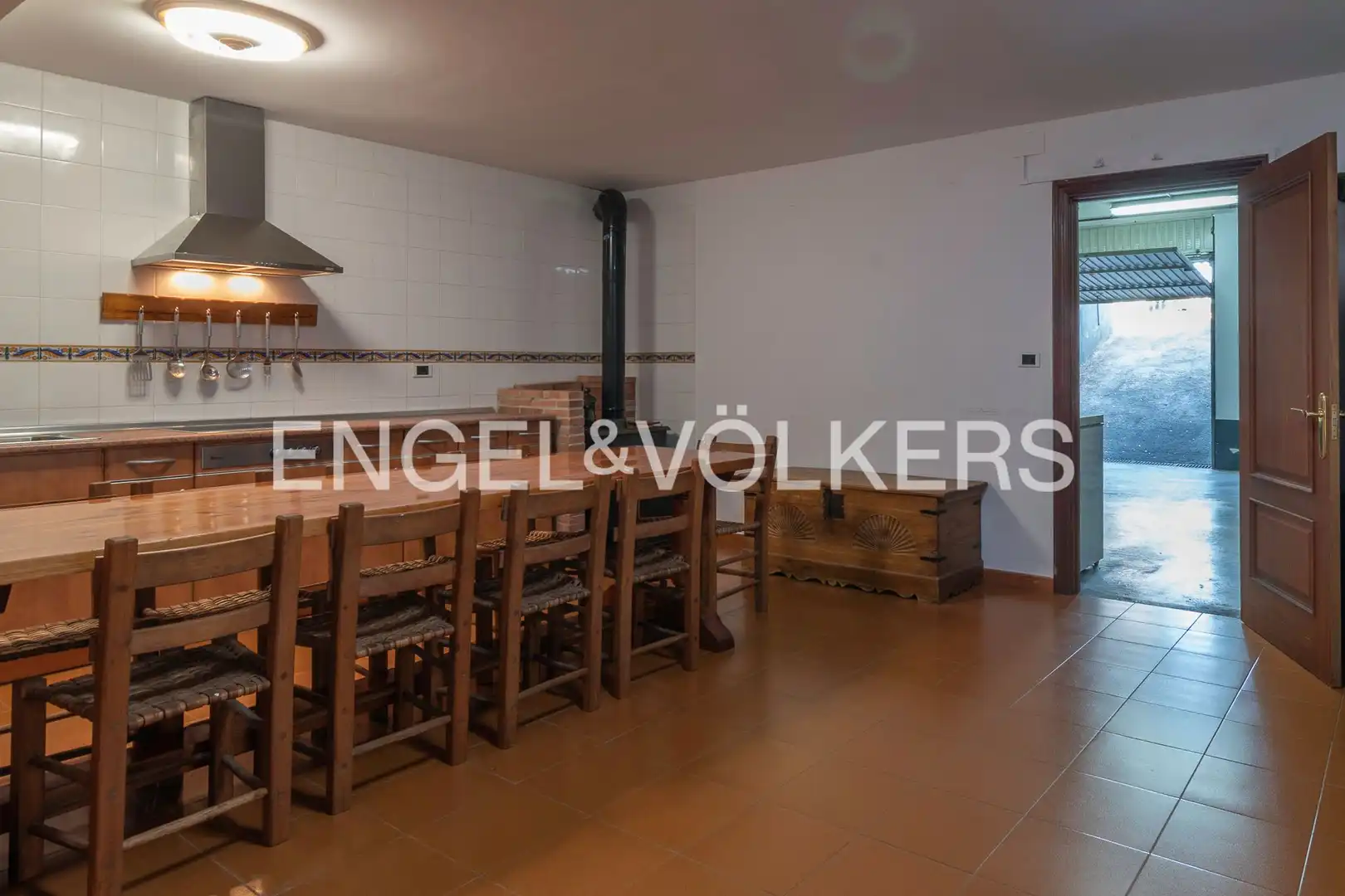 Esszimmer von Einfamilien-Reihenhaus zum Verkauf in Gamiz-Fika mit Heizung, Privatgarten und Terrasse