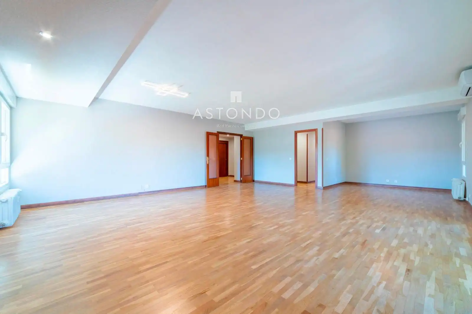 Living room of Flat for rent in Madrid  with Air Conditioner, Heating and Terrace