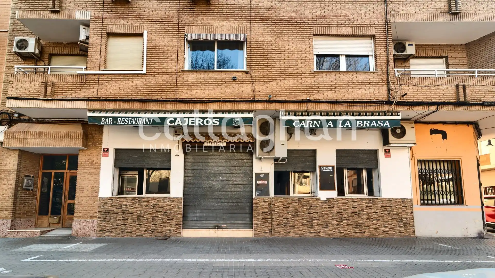 Vista exterior de Local en venta en L'Alcúdia con Aire acondicionado y Amueblado