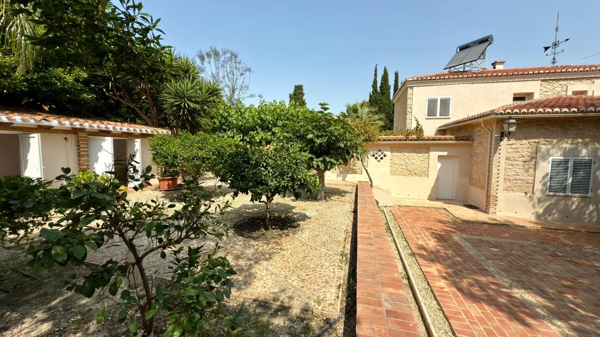 Jardí de Casa o xalet en venda en Alicante / Alacant amb Aire condicionat, Calefacció i Jardí privat